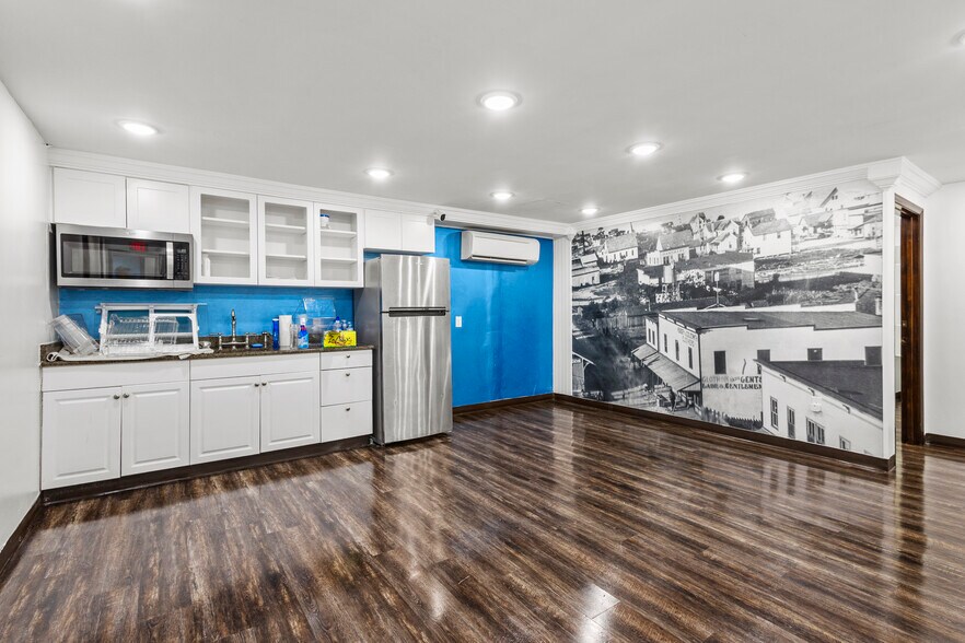 More Photos Of 108 N Depot Dr, Fort Pierce Office Residential For Lease