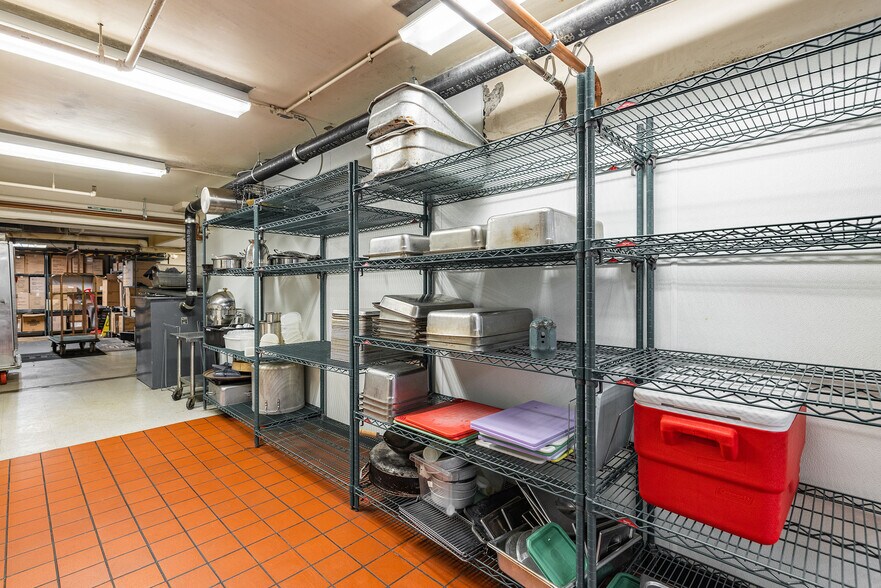 More Photos Of 125 E Main St, Rochester Hotel For Lease