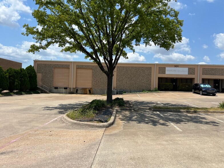 More Photos Of 501 Industrial Dr, Richardson Warehouse For Lease