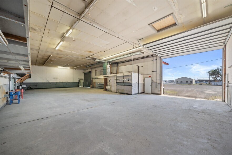 More Photos Of 1927 S Garfield Rd, Airway Heights Warehouse For Sale