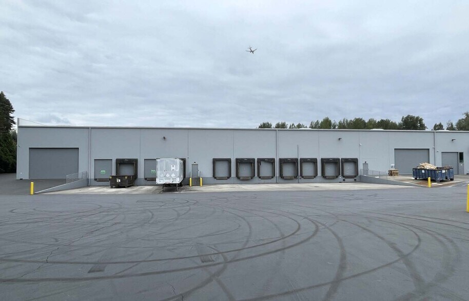 More Photos Of 4630 NE 166th Ave, Portland Warehouse For Lease
