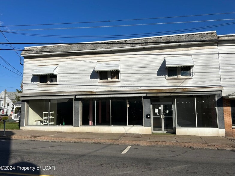 Primary Photo Of 437-443 Centre Street St, Freeland Storefront Retail Residential For Sale