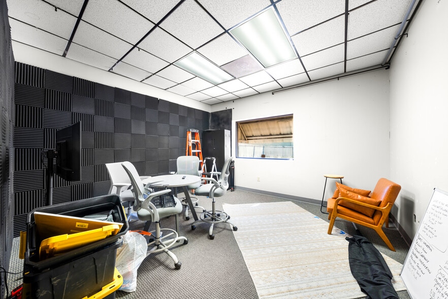 More Photos Of 110 Industrial Dr, Forney Showroom For Sale