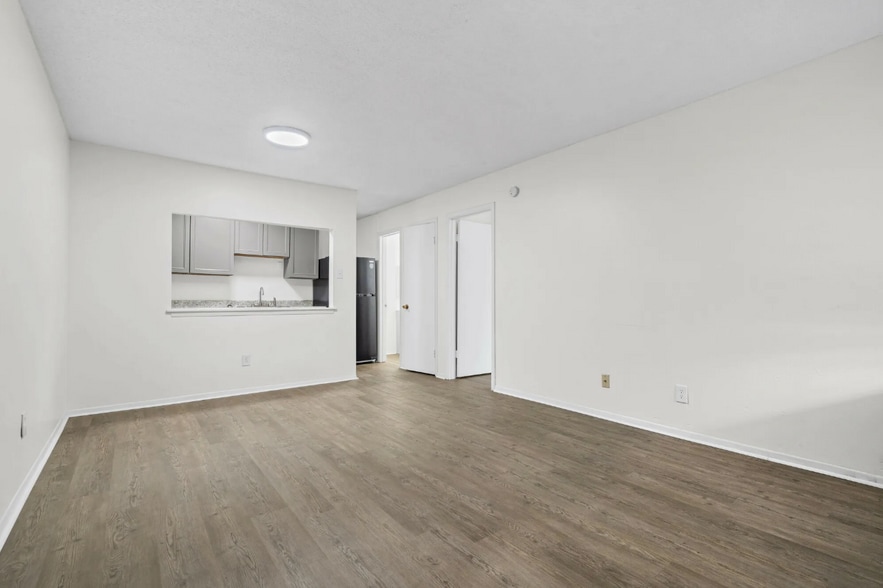 More Photos Of 601 Village Green Dr, Mobile Apartments For Sale
