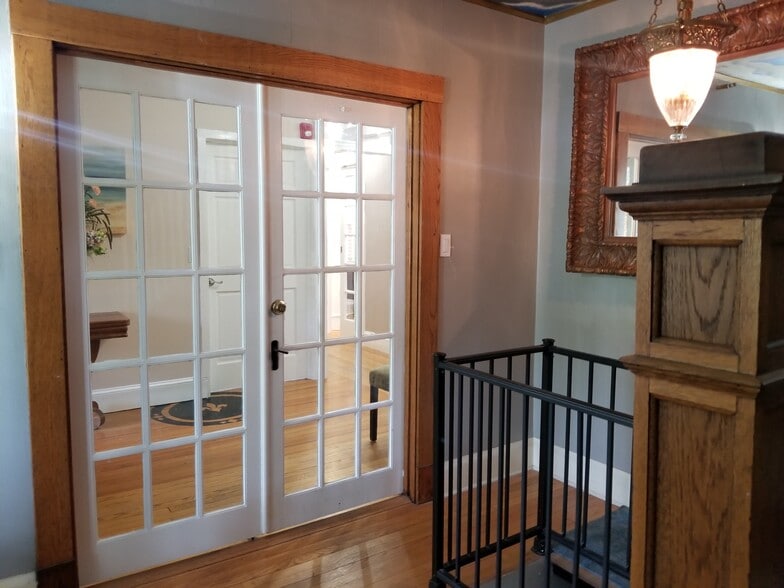 More Photos Of 2833-2837 Main St, Glastonbury Loft Creative Space For Lease