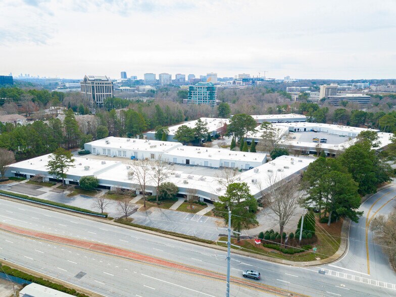More Photos Of 120 Interstate N Pky E SE, Atlanta Light Distribution For Lease