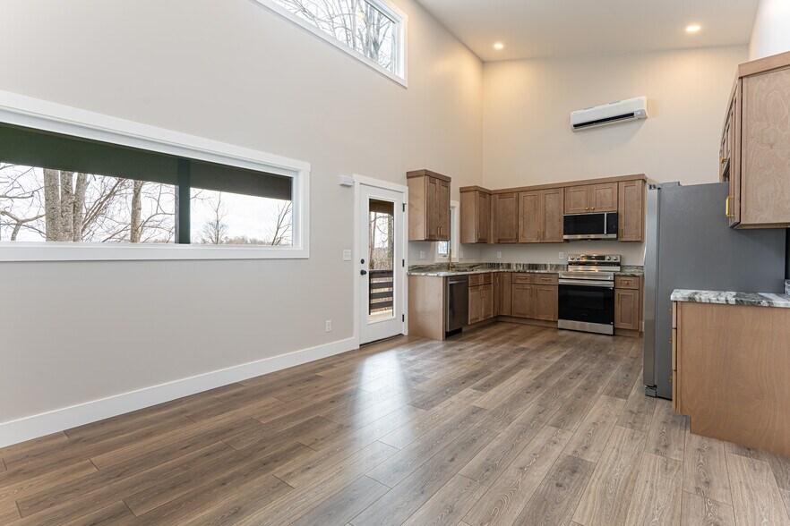 More Photos Of 153 Hackleburg Ln, Hendersonville Multifamily For Sale