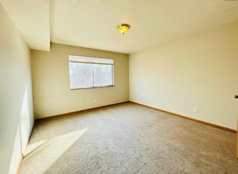 More Photos Of 3915 N 70th Cir, Omaha Apartments For Sale