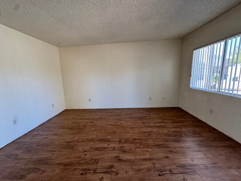 More Photos Of 1518 E Hedrick Dr, Tucson Apartments For Sale