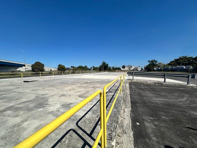 More Photos Of 1377 Hammondville Rd, Pompano Beach Land For Lease