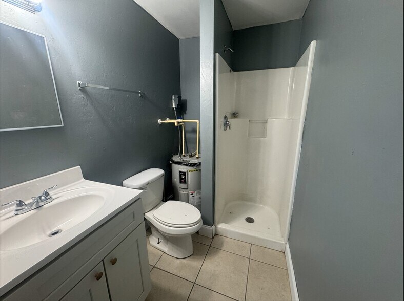 More Photos Of 40 Willis Rd, North Fort Myers Apartments For Sale