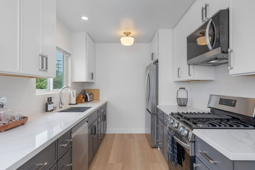 More Photos Of 1817 Euclid St, Santa Monica Apartments For Sale