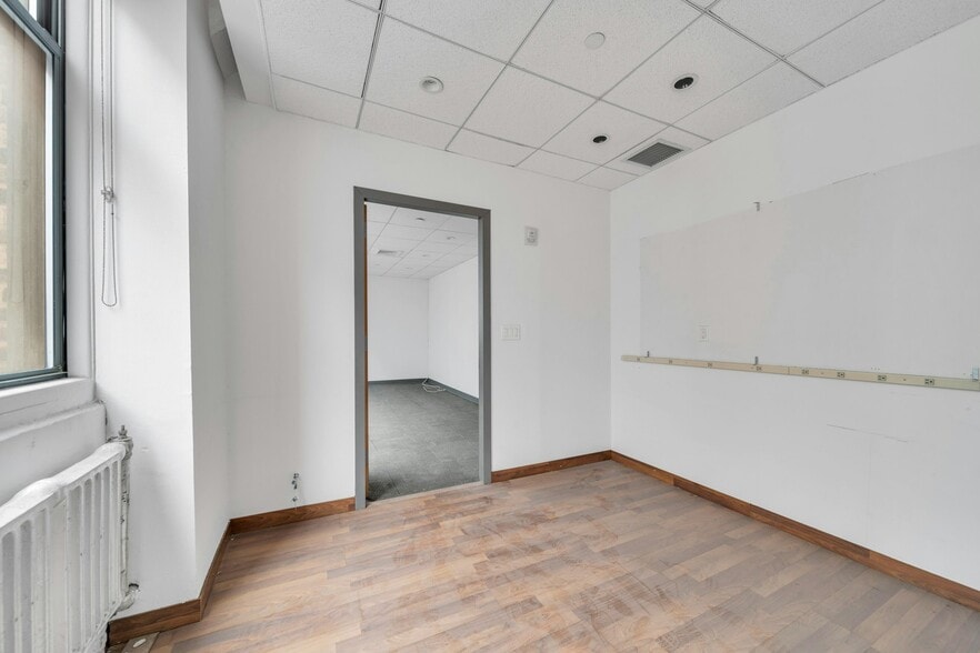 More Photos Of 535-547 W 45th St, New York Loft Creative Space For Lease