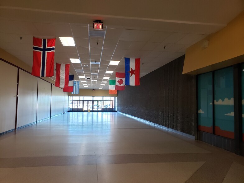 More Photos Of 990 W 41st St, Hibbing Unknown For Lease