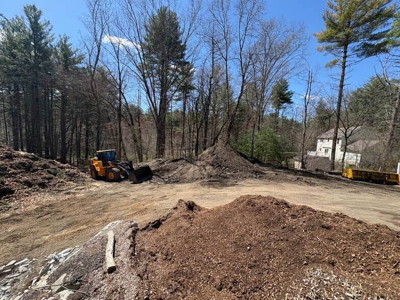 More Photos Of 125 Wason Rd, Hudson Industrial For Lease