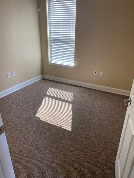 More Photos Of 1101 Satellite Vw, Round Rock Medical For Lease