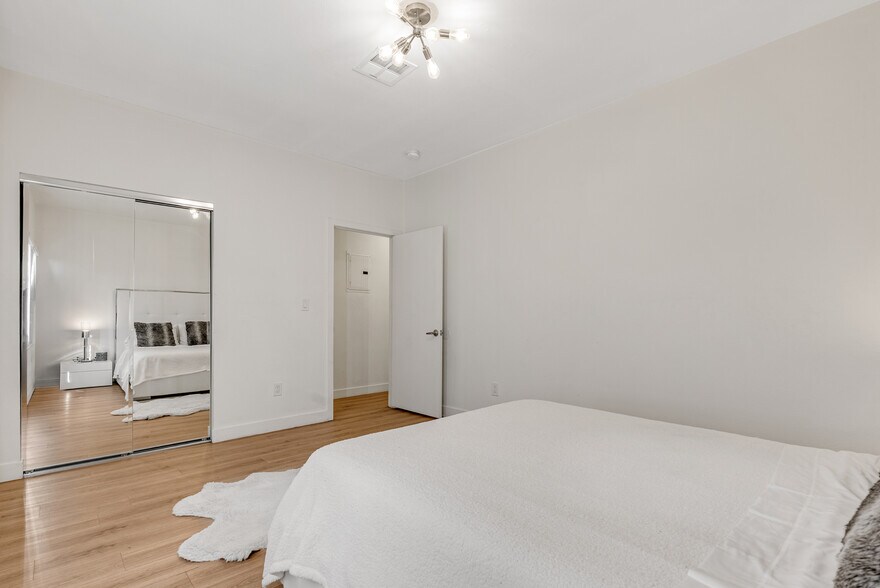 More Photos Of 6208-6212 Santa Monica Blvd, Los Angeles Loft Creative Space For Lease