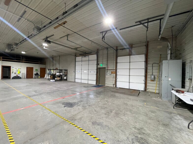 More Photos Of 11624 E State Road 250, Crothersville Warehouse For Lease
