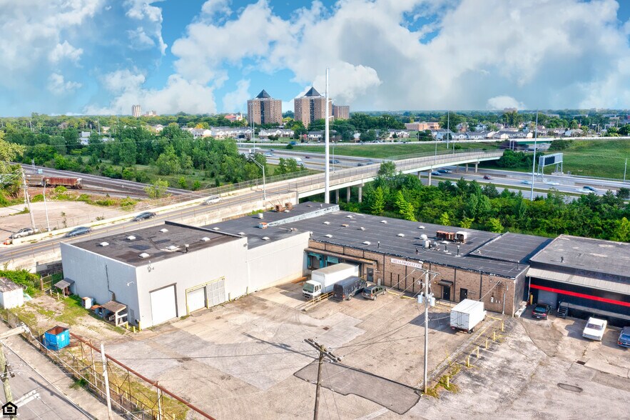 More Photos Of 875 Reynolds Ave, Columbus Warehouse For Sale
