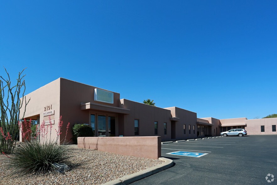 Primary Photo Of 2101 N Country Club Rd, Tucson Office For Lease