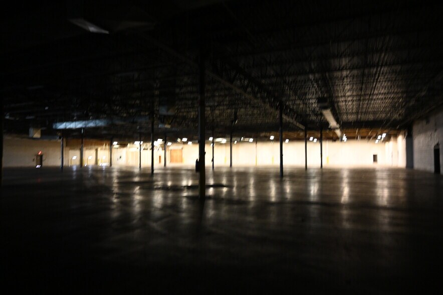 More Photos Of 2300 Claremont Ave, Ashland Freestanding For Lease