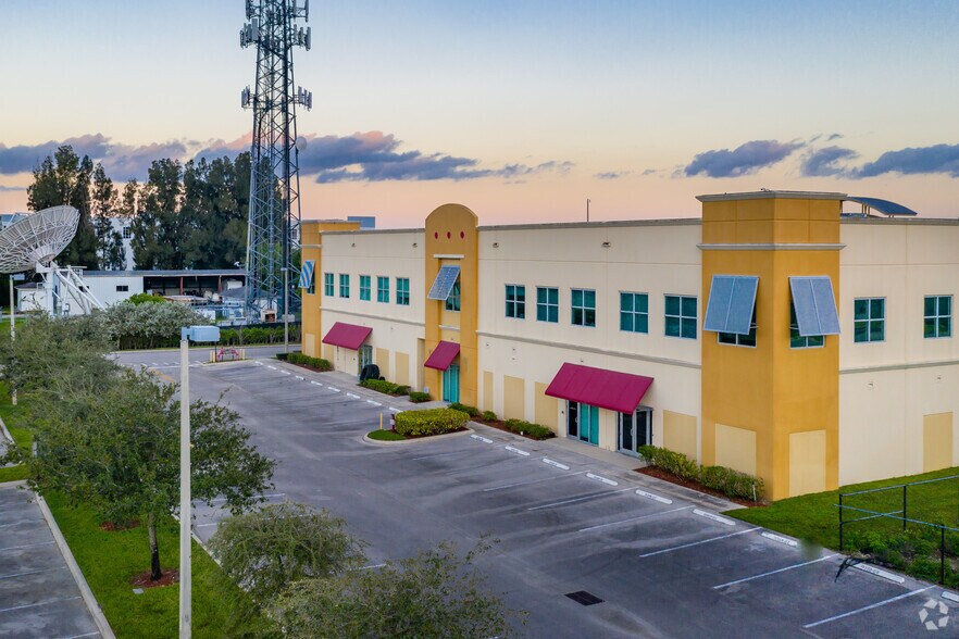 More Photos Of 10368 W State Road 84, Davie Office For Lease
