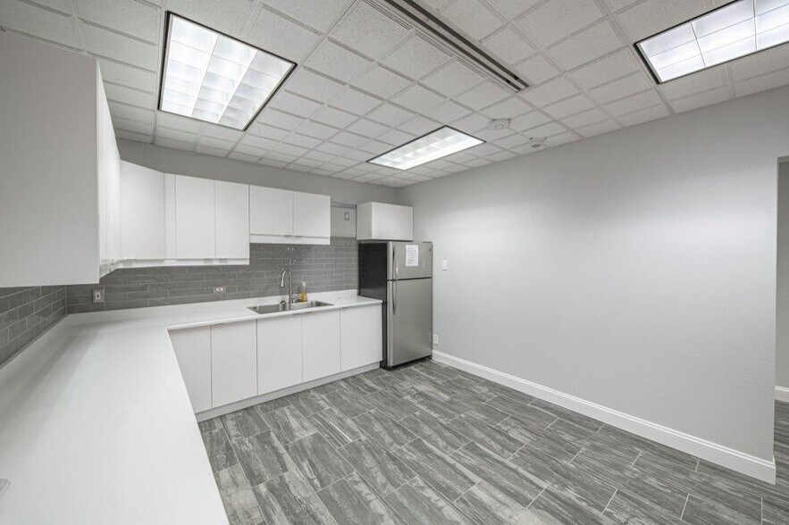 More Photos Of 125 W Missouri Ave, Midland Office For Lease