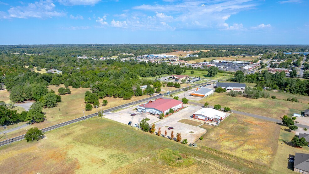 More Photos Of 1940 Harper St, Choctaw Medical For Lease