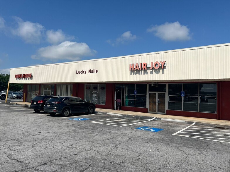 More Photos Of 17 Smith St, Fairburn Unknown For Lease