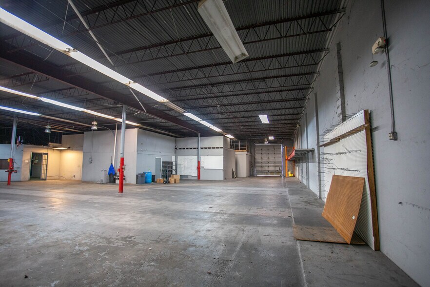 More Photos Of 1400 N Orange Blossom Trl, Orlando Warehouse For Sale