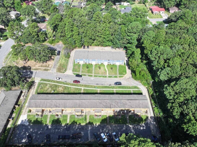 More Photos Of 1800 Labette Manor Dr, Little Rock Apartments For Sale