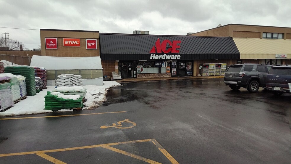 Primary Photo Of 141-159 Chestnut St, Burlington Freestanding For Sale