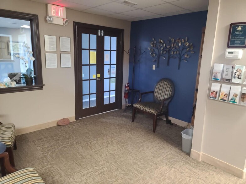 More Photos Of 35337 Warren Rd, Westland Medical For Sale