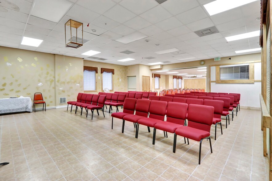 More Photos Of 4050 Westgate Ave, West Palm Beach Showroom For Lease