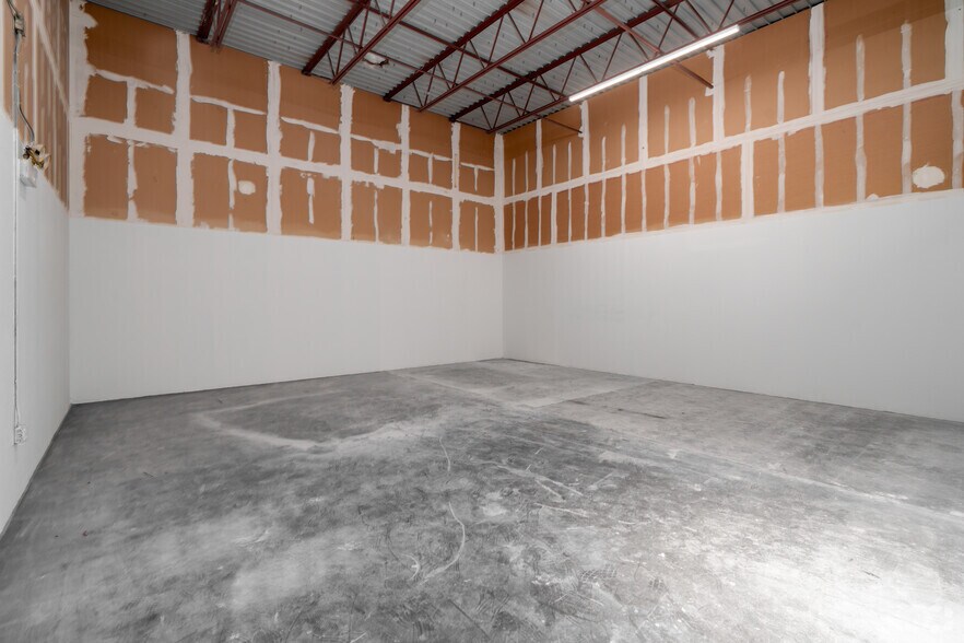 More Photos Of 3443-3479 Parkway Center Ct, Orlando Unknown For Lease
