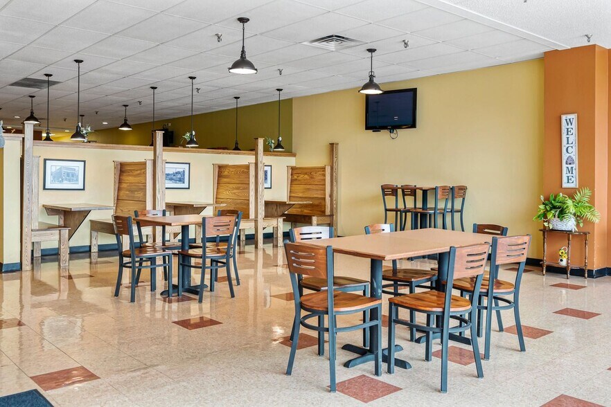 More Photos Of 119 Sand Lake Rd, Onalaska Unknown For Lease