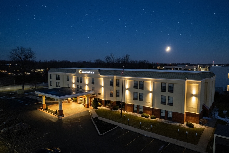More Photos Of 4640 Creek Rd, Blue Ash Hotel For Sale