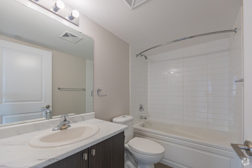 More Photos Of 2 Vena Way, Toronto Apartments For Lease