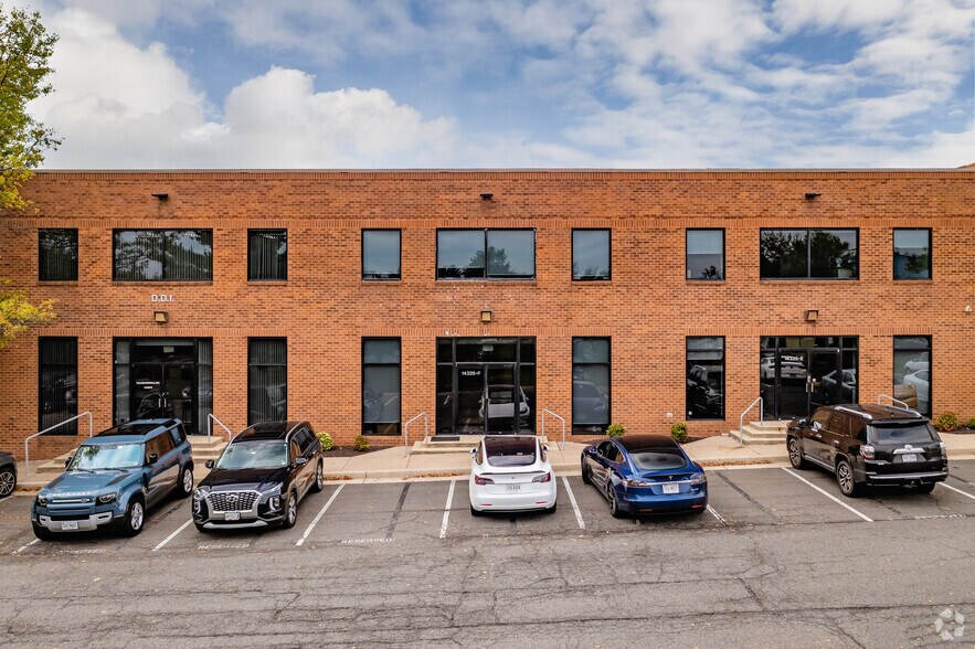 More Photos Of 14325 Willard Rd, Chantilly Office For Lease