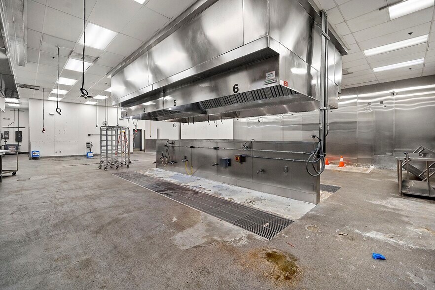More Photos Of 333 N Euclid Way, Anaheim Food Processing For Lease