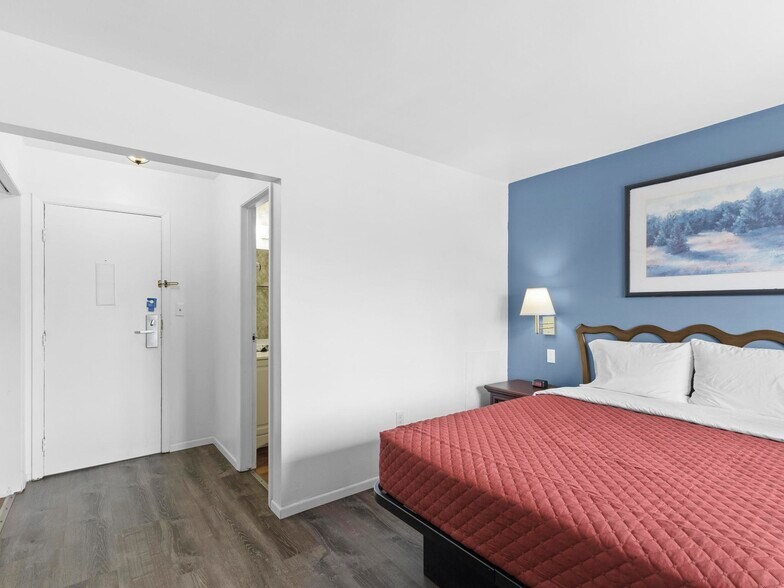 More Photos Of 935 9th Ave, Sidney Hotel For Sale