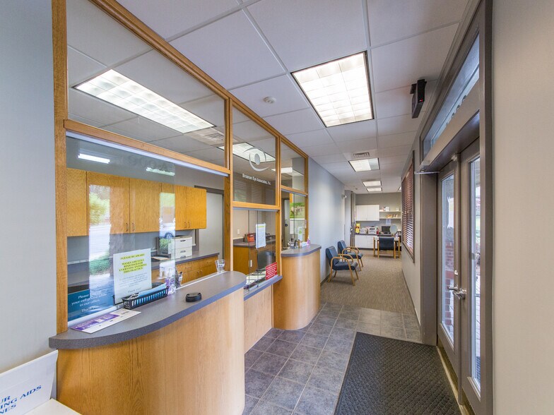 More Photos Of 900A Centrepark Dr, Asheville Medical For Sale