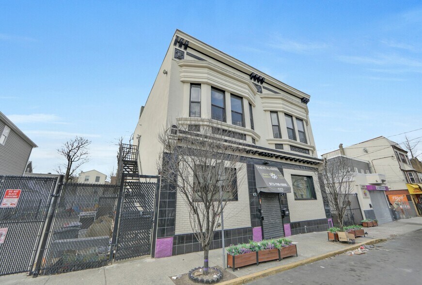 More Photos Of 103-105 N Main St, Paterson Specialty For Sale