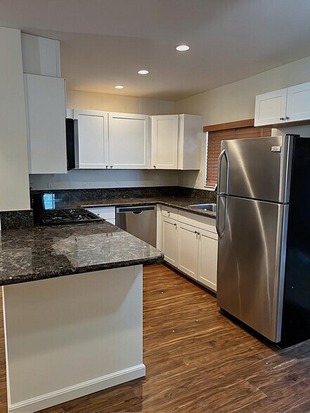 More Photos Of 4629 Bancroft St, San Diego Apartments For Sale