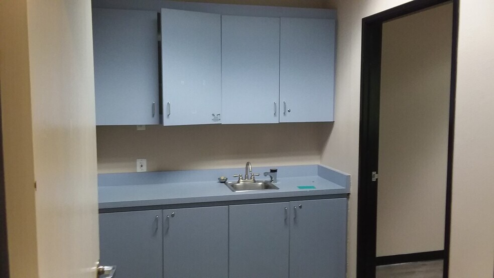 More Photos Of 191 Lynch Creek Way, Petaluma Medical For Lease