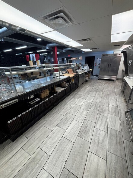 More Photos Of 4210 Sashabaw Rd, Waterford Freestanding For Sale