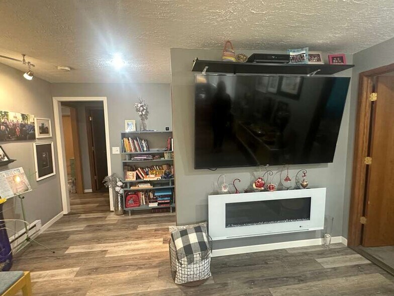 More Photos Of 810 E US Hwy 275, Ewing Hotel For Sale