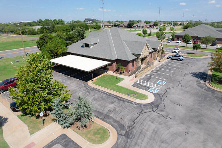 More Photos Of 9212 N Kelley Ave, Oklahoma City Office For Sale