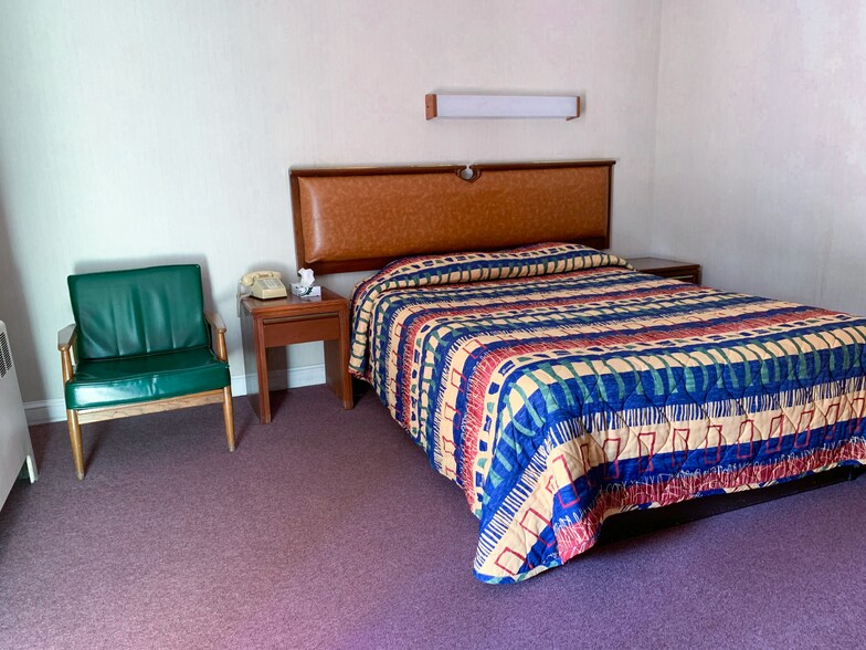 More Photos Of 4100 Albany Post Rd, Hyde Park Hotel For Sale