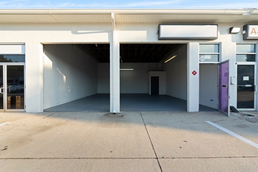 More Photos Of 4590 Babcock St NE, Palm Bay Warehouse For Lease